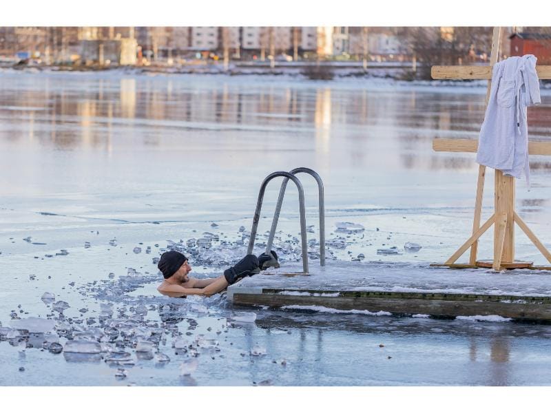 Athlete using cold water immersion 